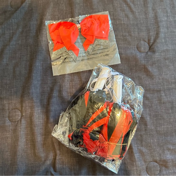 Cheerleader Costume - Picture 6 of 7